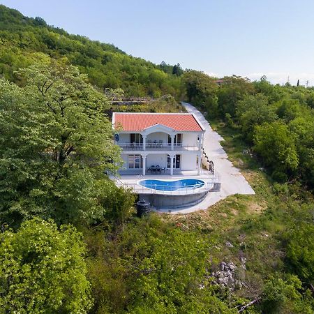 Whitehouse Villa Вирпазар Экстерьер фото