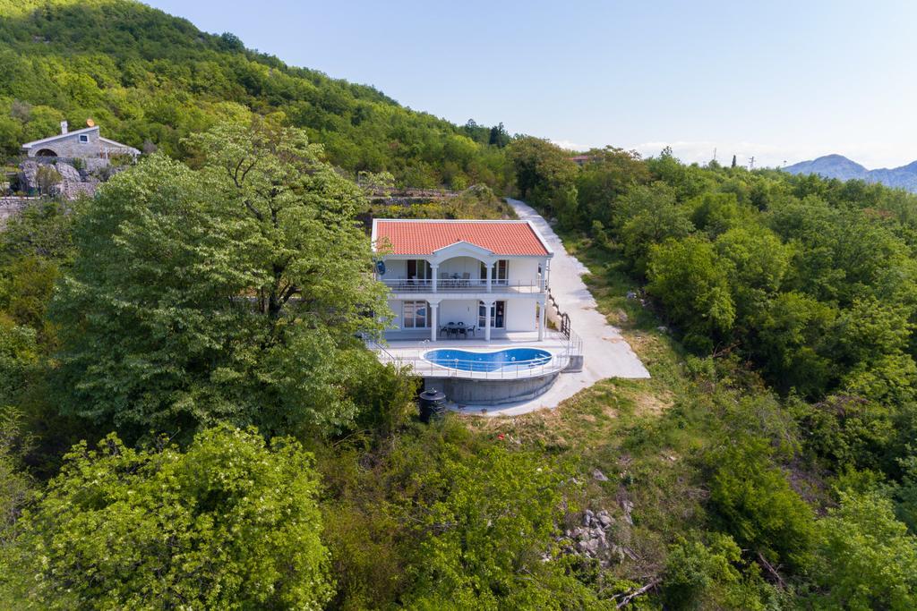 Whitehouse Villa Вирпазар Экстерьер фото